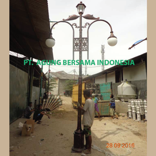 Mendekorasi Taman Dengan Lampu